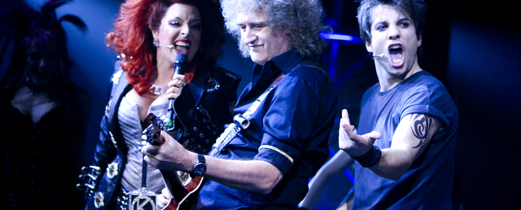 BRIAN MAY: I sentrum. Han holder seg fortsatt godt på sine gamle dager!