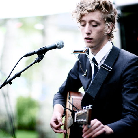 JONAS ALASKA: Dylan look-a-like - men der stopper også enhver likhet.