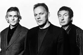 PINK FLOYD: Richard Wright, til venstre i bildet, er borte. Og de to andre herrene har ikke mye å være stolte av i denne omgang - dessverre.